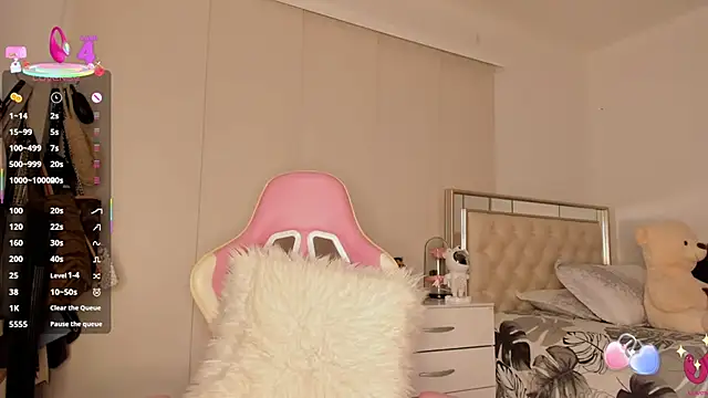 Snapshot of Lauuuuuuuu_ chatting on November 2, 4:05 am Lauuuuuuuu online show from November 2, 4:05 am