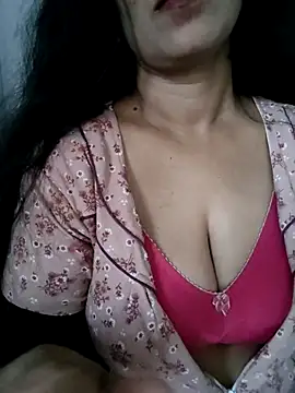 Snapshot of Deepa_Sharma143 chatting on October 17, 1:42 am Deepa Sharma143 online show from October 17, 1:42 am