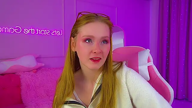 AgataFoxley online show from October 12, 6:16 am