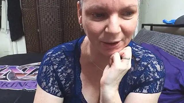 aussiepeaches online show from September 16, 1:24 am