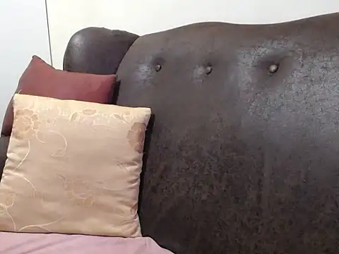 bustylaura4u online show from January 9, 10:08 am