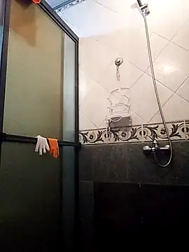 isabella931054 online show from October 9, 11:09 pm