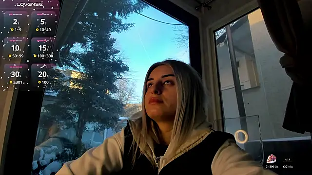 Ella Vee online show from February 3, 6:11 am