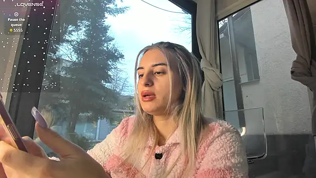 Ella Vee online show from February 9, 6:26 am