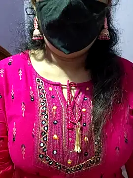 luci-queen online show from October 8, 5:56 am