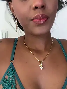 zaracollins01 online show from October 20, 3:48 pm