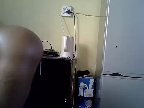 Curvyonionbutt online show from December 22, 1:47 pm