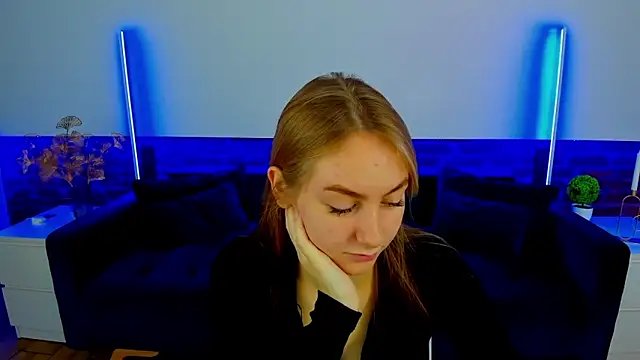 MilaAddams online show from November 4, 6:51 am