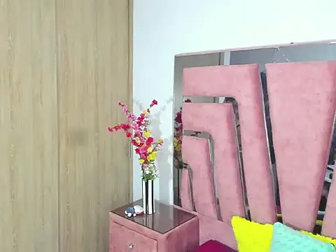 MaraKarly online show from October 31, 9:30 pm