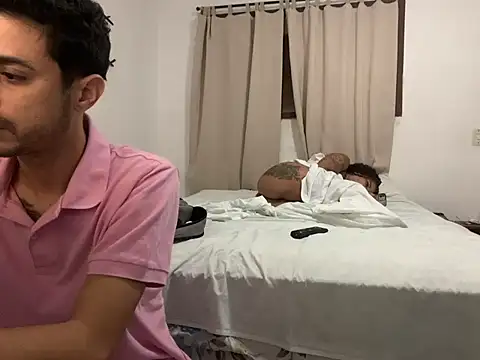 Claracacheadaa online show from October 19, 4:25 am