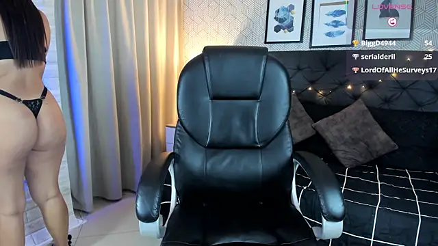 sophie  blare online show from February 11, 7:15 pm