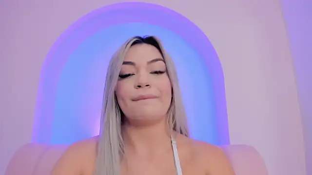 milaowens online show from February 25, 11:09 am