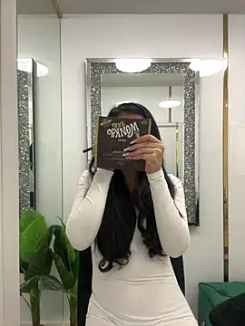 KylieKroftt online show from February 23, 7:35 pm