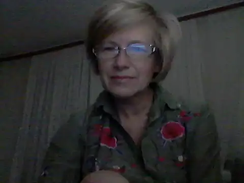 LucyLewisX online show from October 14, 9:17 pm