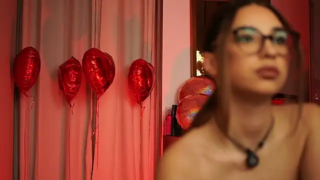 ItalianGirl online show from February 13, 7:59 pm