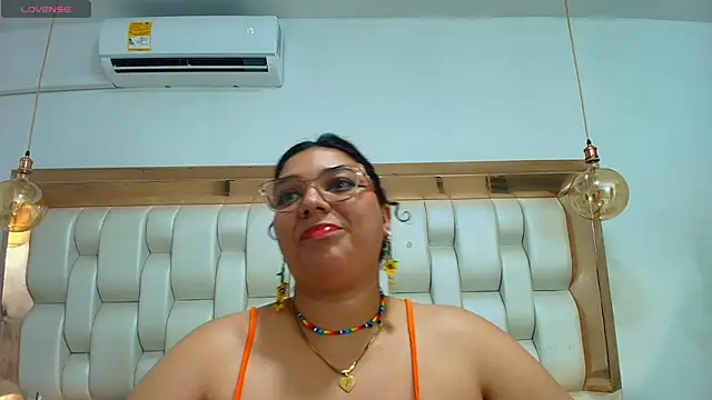 Snapshot of TiffantyAndStacy chatting on October 23, 7:53 pm TiffantyAndStacy online show from October 23, 7:53 pm