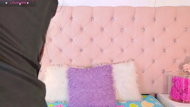 CaterinaRomano online show from December 16, 3:07 pm