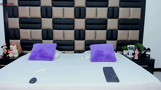 AlanaCusack online show from November 11, 2:51 am