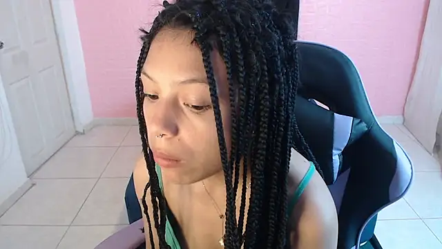 EIVIY1609 online show from December 1, 1:58 pm