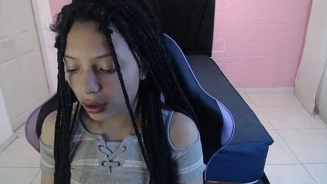 EIVIY1609 online show from November 28, 2:53 pm