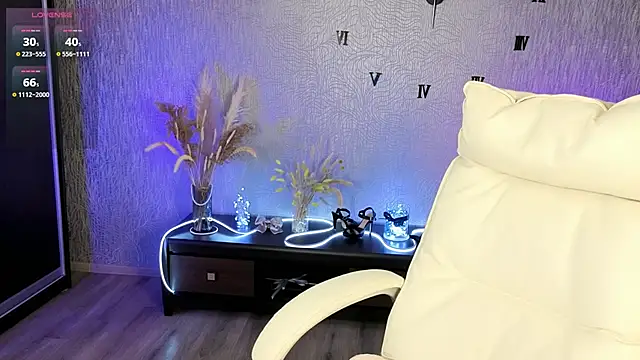 NikkiiStill online show from November 27, 4:15 am