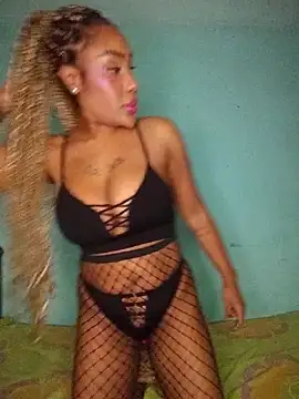 Queen Amara online show from October 18, 1:52 am