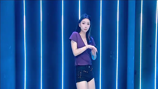 queen-001 online show from November 11, 12:46 pm