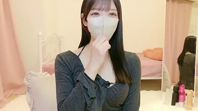 roachan  online show from February 18, 1:54 pm