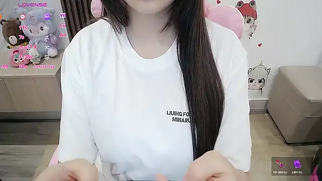 Snapshot of Eirlys18 chatting on October 19, 6:21 pm Eirlys18 online show from October 19, 6:21 pm