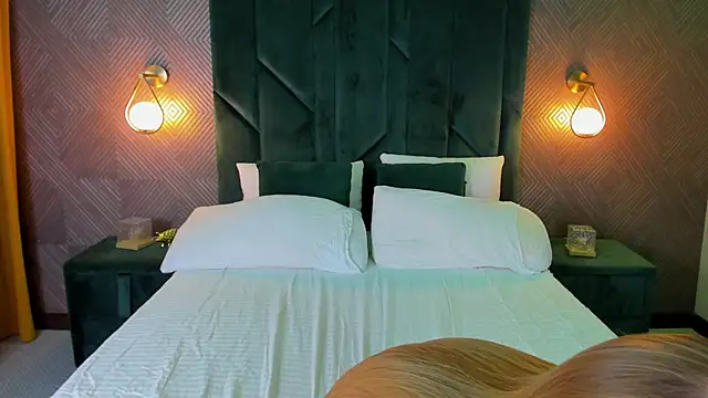 Melissa  White online show from October 15, 4:04 am