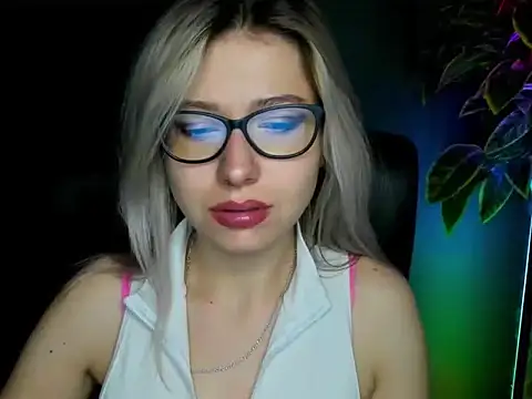 loveHeidi online show from September 22, 4:11 am