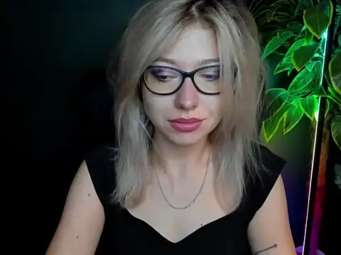 loveHeidi online show from October 7, 4:28 am