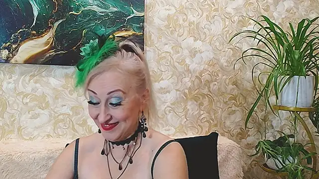  Sara  Smith  online show from November 20, 7:20 am