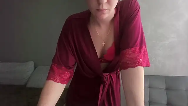 Snapshot of MrsAlice chatting on October 22, 9:25 am MrsAlice online show from October 22, 9:25 am