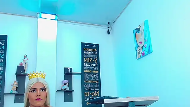 CHLOE THUNDERS online show from December 14, 8:03 pm