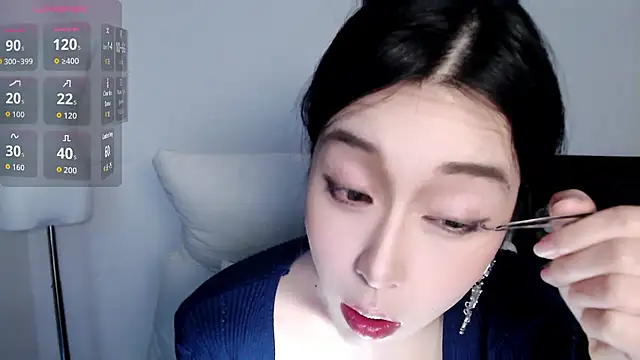 Wfrost0707 online show from December 15, 12:43 pm