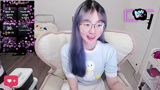 baby-yaya20 online show from December 18, 4:45 pm