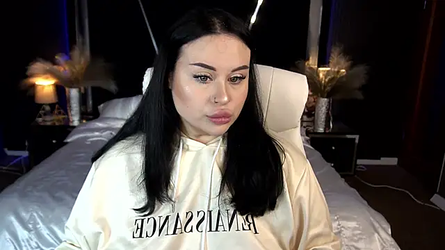 SerahMirabeli online show from December 3, 8:11 pm