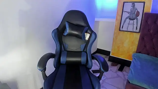 susan mooree online show from January 31, 8:18 pm