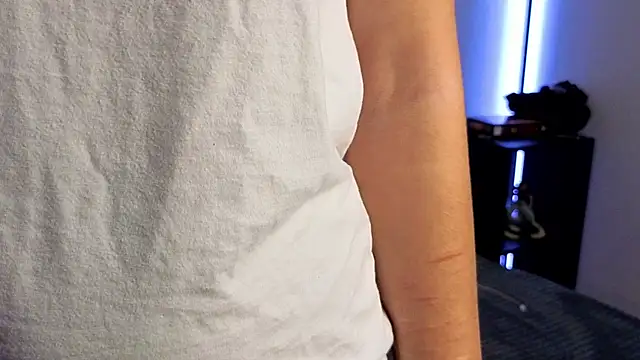 Snapshot of sunsh11ne chatting on October 24, 2:24 pm sunsh11ne online show from October 24, 2:24 pm