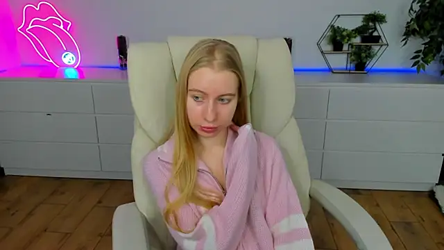 Alina Blonde online show from February 9, 7:21 am