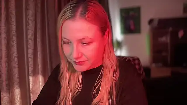 BikiHellena online show from November 12, 9:40 am