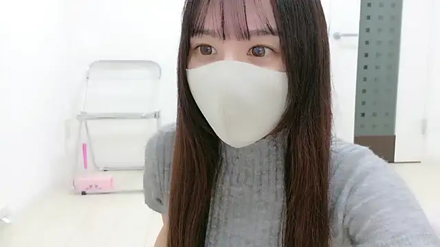  Mia land  online show from November 30, 1:37 pm