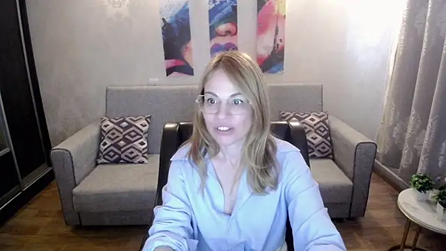 shy hot cat online show from September 18, 10:25 am