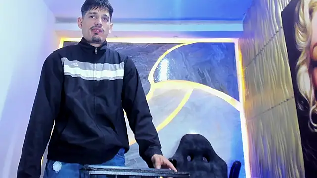 Iam Steven online show from December 21, 4:06 am