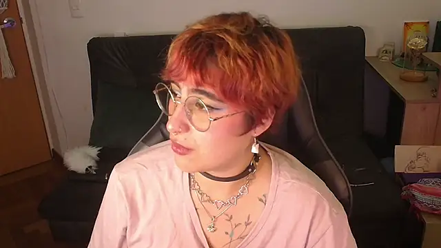 Miacatsito3 online show from January 12, 5:23 am