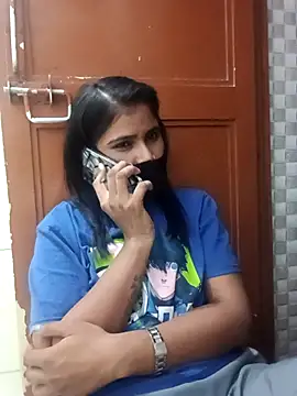 Snapshot of Arti_ chatting on October 22, 2:44 pm Arti online show from October 22, 2:44 pm