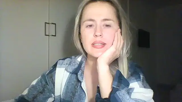 Snapshot of Frosian chatting on September 23, 9:13 pm Frosian online show from September 23, 9:13 pm