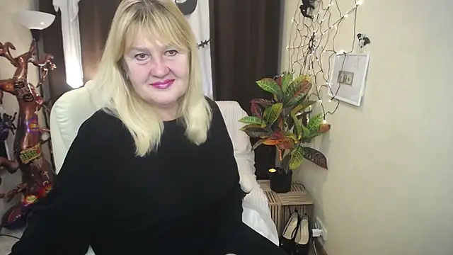 EmmaEllison online show from October 13, 6:38 am