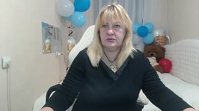 EmmaEllison online show from October 4, 12:00 pm